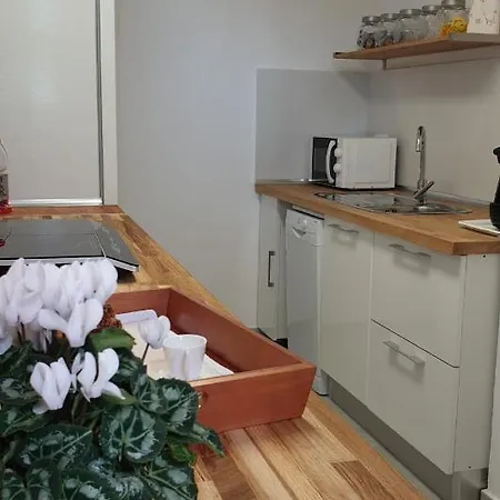 Apartament La Muralla Roja