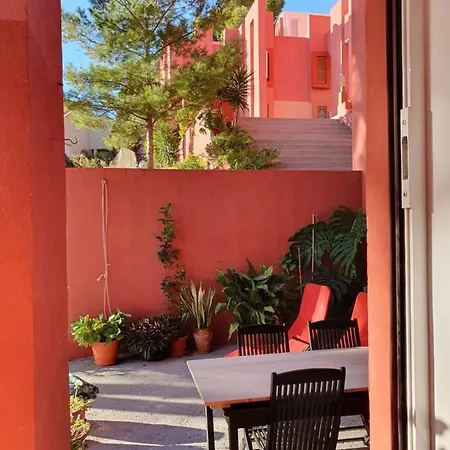 公寓 La Muralla Roja *