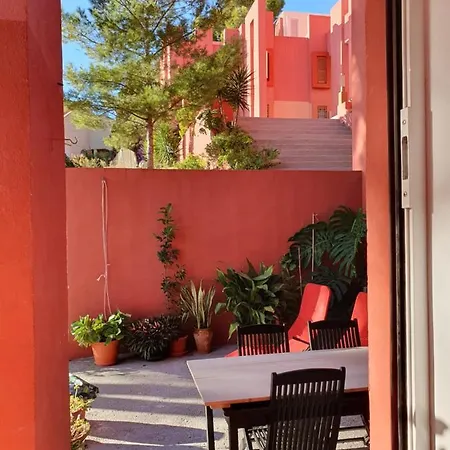 公寓 La Muralla Roja *