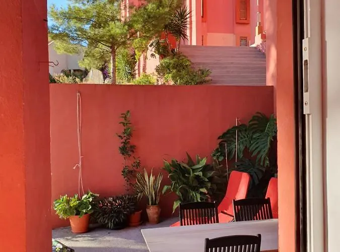 アパート La Muralla Roja *